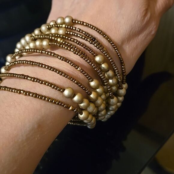 Elegant Gold Tone Champagne Cream Beaded Bracelet Cuff Shine One Size - Picture 1 of 11